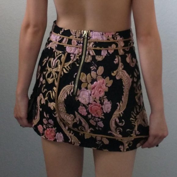 Embroidered Floral Brocade Tapestry Mini Skirt (Small) - Picture 4 of 5